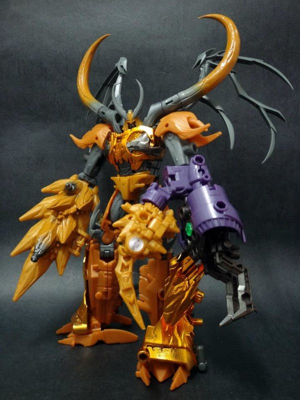 Transformers Prime AM 19 Gaia Unicron In Hand Images   It That A Combiner  (21 of 32)